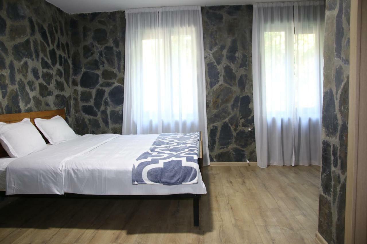 Hotel Complex Nabadi Omalo Екстериор снимка