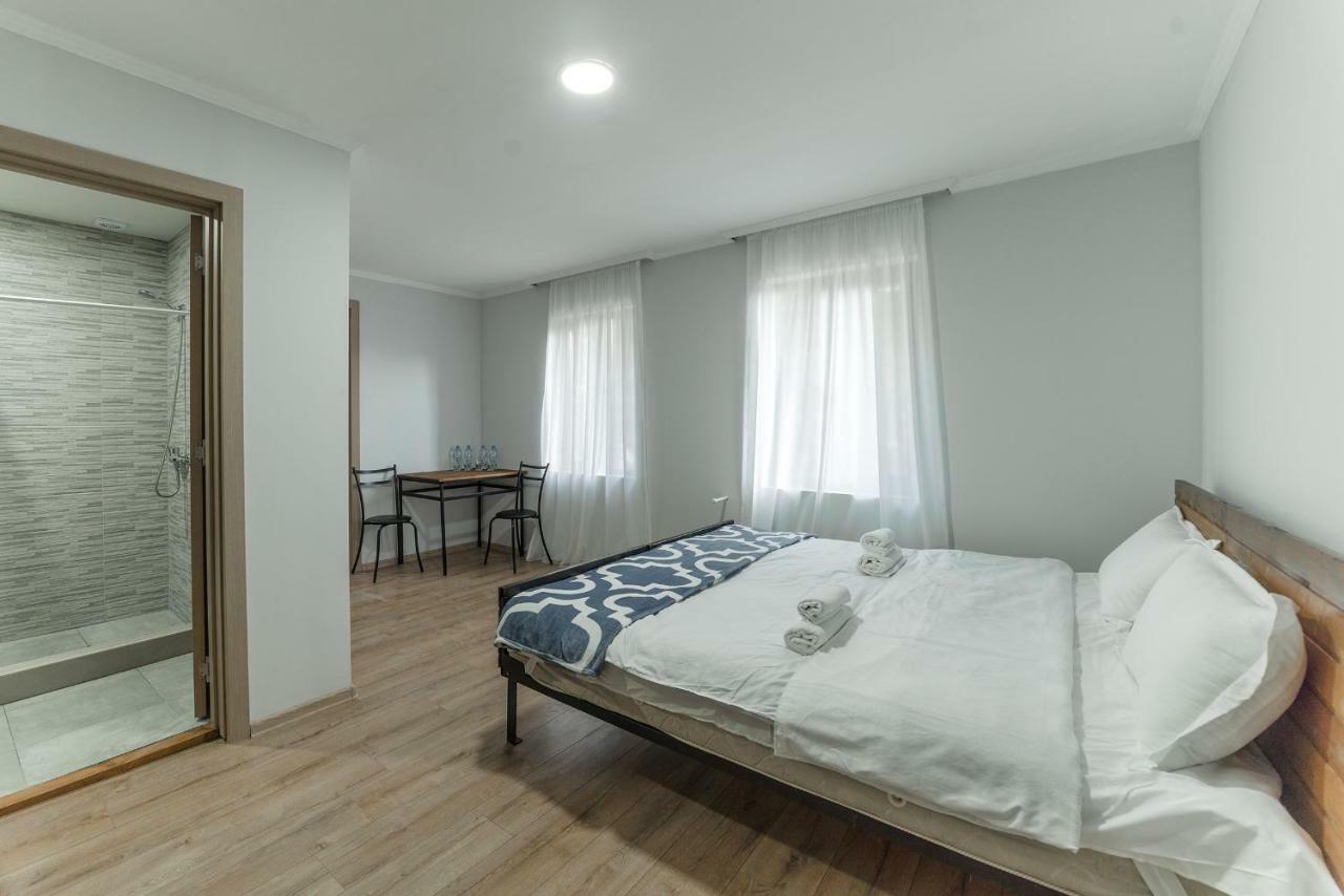 Hotel Complex Nabadi Omalo Екстериор снимка